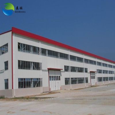 Bengkel Struktur Baja Beban Hidup 0,5KNm2 Menggabungkan Sistem Pencahayaan Opsional dan Bahan Dinding Panel Baja Berwarna untuk Komersial