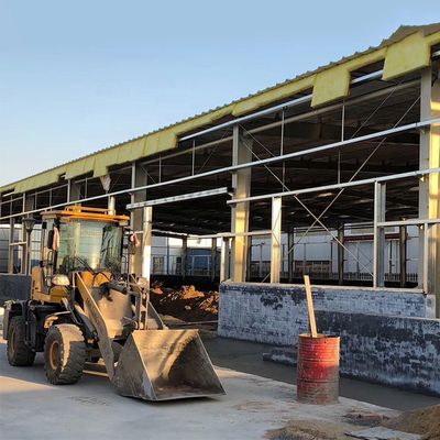 Gudang Struktur Baja yang Disesuaikan dengan Jendela Alloy Aluminium dan Panel Sandwich