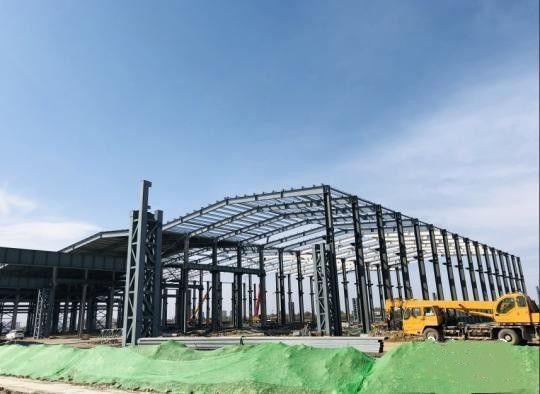 Bangunan bengkel logam prefabrikasi industri dengan kain Mmbrane / kerangka yang diobati panas