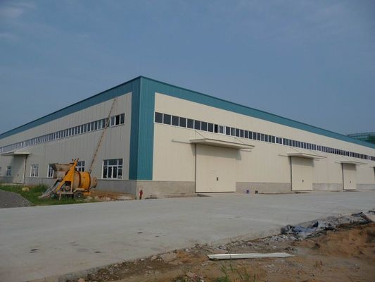 Gudang Struktur Baja dengan Sandwich Panel Roofing dan Frame Galvanized