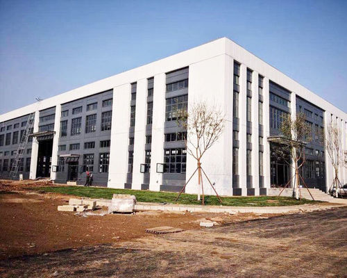 Gudang Struktur Baja dengan Panel Sandwich Atap dan Wall Cladding