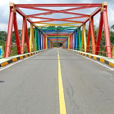 Jembatan Kerangka Besi dengan Perawatan Rendah Dirancang untuk Bangunan Jembatan Memastikan Stabilitas dan Umur Panjang dalam Proyek Konstruksi
