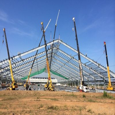atap truss baja struktur bengkel bangunan tahan angin prefabrikasi gudang logam