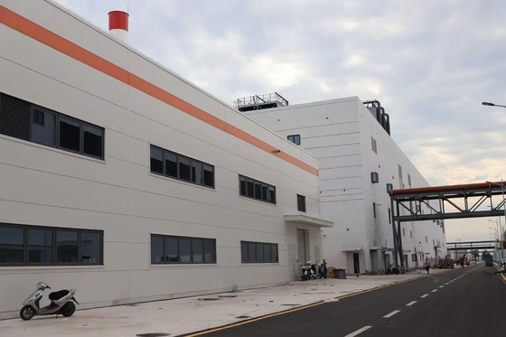 Gudang Struktur Baja dengan Sertifikasi ISO 9001-2008 dan Pintu Kustom