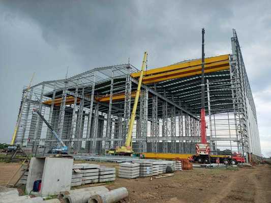 Gudang Struktur Baja Sambungan Baut dengan Warna yang Dapat Disesuaikan dan Jendela Paduan Aluminium/PVC