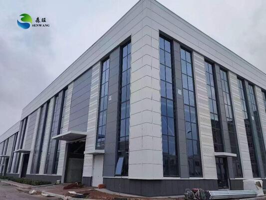 Gudang Struktur Baja yang Disesuaikan dengan Atap miring dan Lembar Lapisan Baja untuk Solusi Penyimpanan yang awet